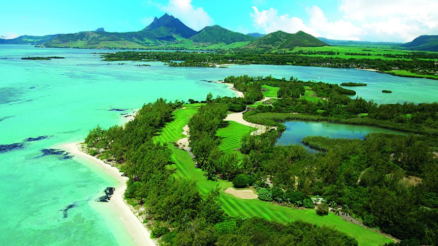 Hole 11 of the stunning Île aux Cerfs golf course