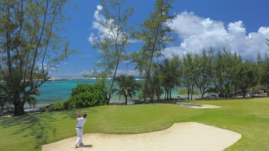 The Indian Ocean in the background makes bunker escapes that much less troublesome